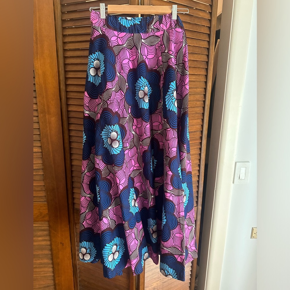 Pepela Palm Beach one-of-a kind skirt. Stretch waist. Calf length-full skirt